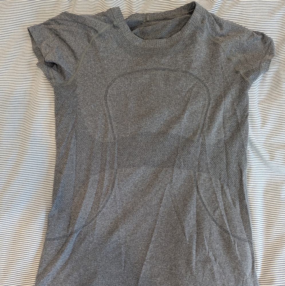 Gray Lululemon Short sleeve swiftly size 8